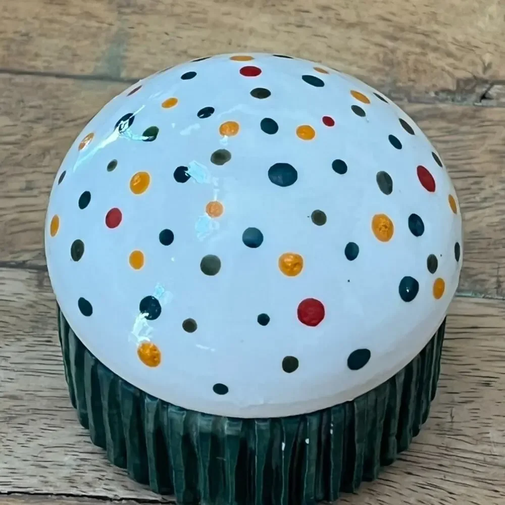 Art Studio Pottery Hand Painted Polka Dot Cupcake Ceramic Trinket Boxes 2.5
